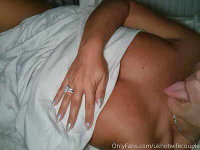 ukhotwifecouple leaked media #0231