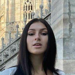 Valentina Guide avatar