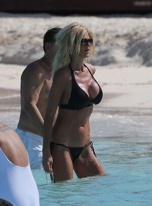 Victoria Silvstedt leaked media #0727