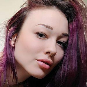 Violet Rayne avatar