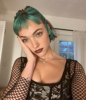 Violett Beane leaked media #0034