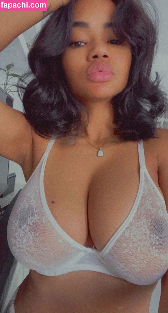 Yuly HV / pielnutella23 / yuly_hv leaked nude photo #0011 from OnlyFans/Patreon
