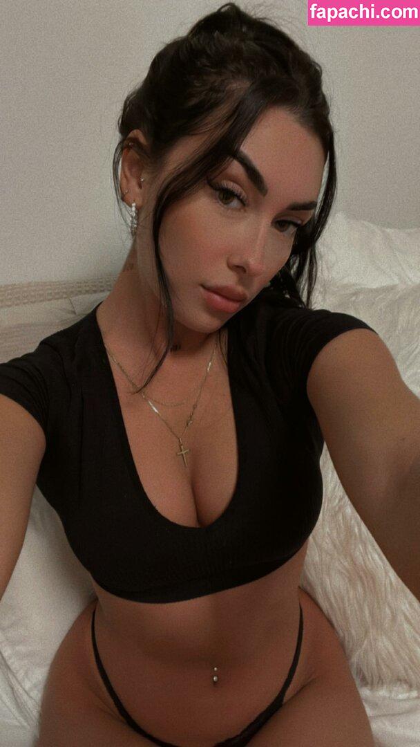 zeinaisreal / babes_on_gram leaked nude photo #0007 from OnlyFans/Patreon